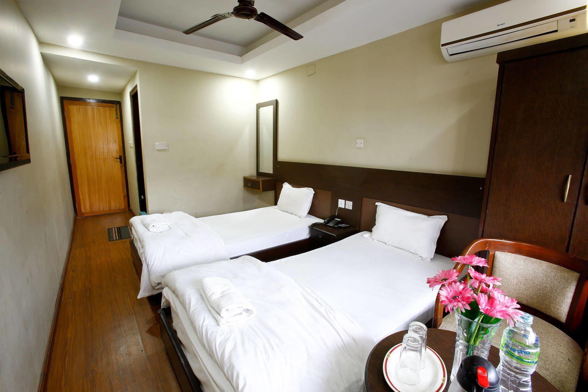 Hotel Nandini Катманду Екстериор снимка
