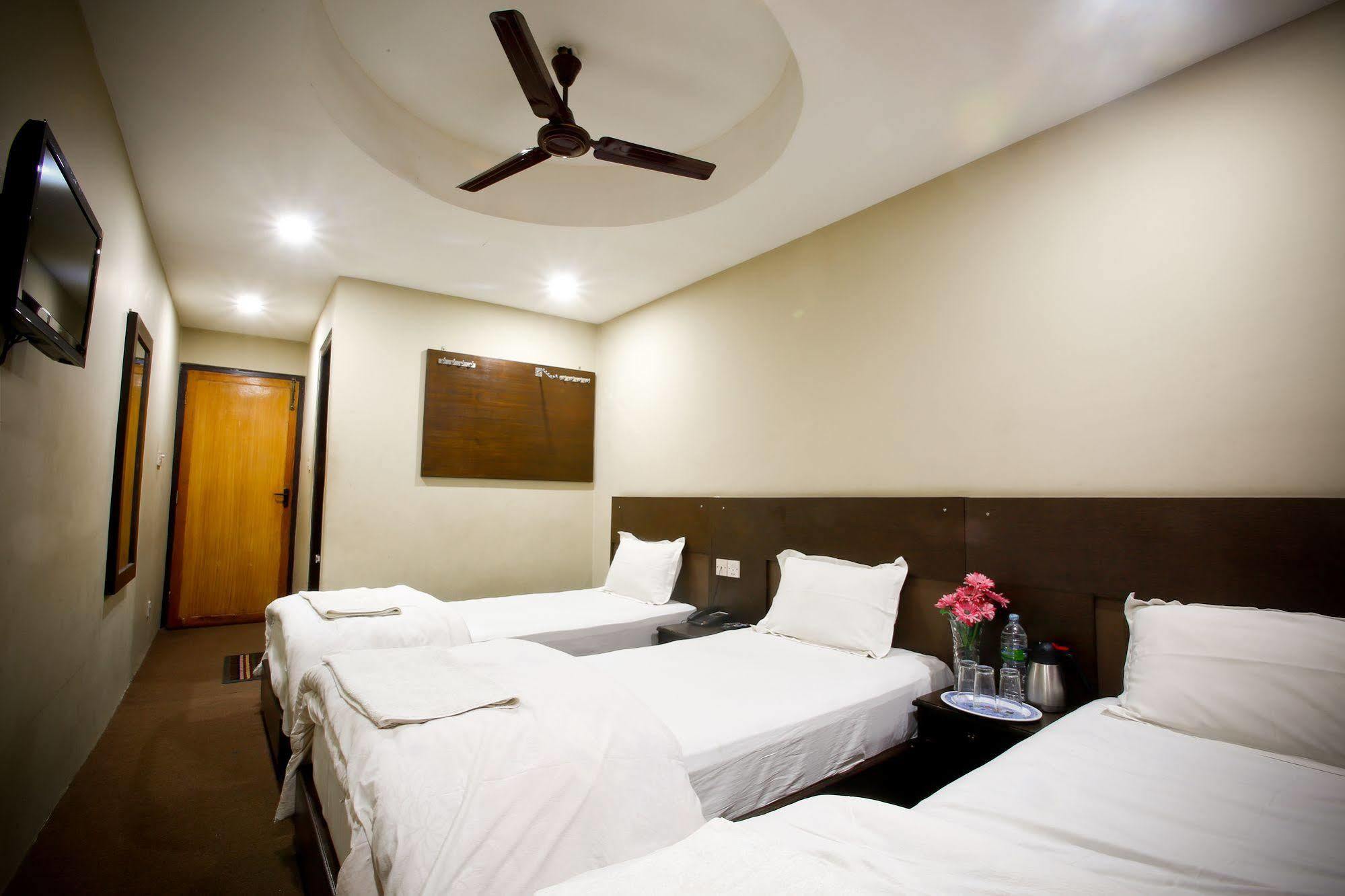 Hotel Nandini Катманду Екстериор снимка