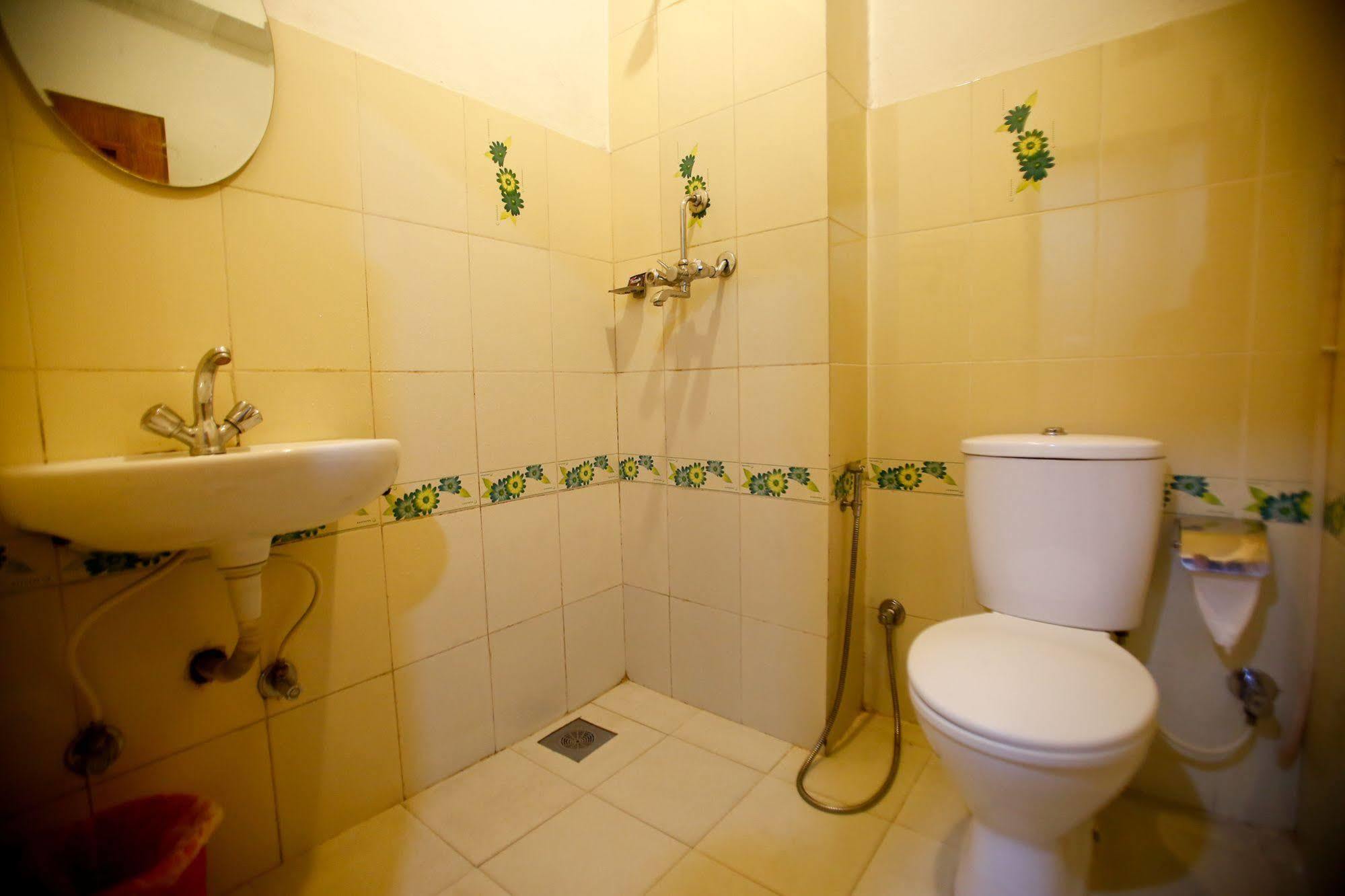 Hotel Nandini Катманду Екстериор снимка
