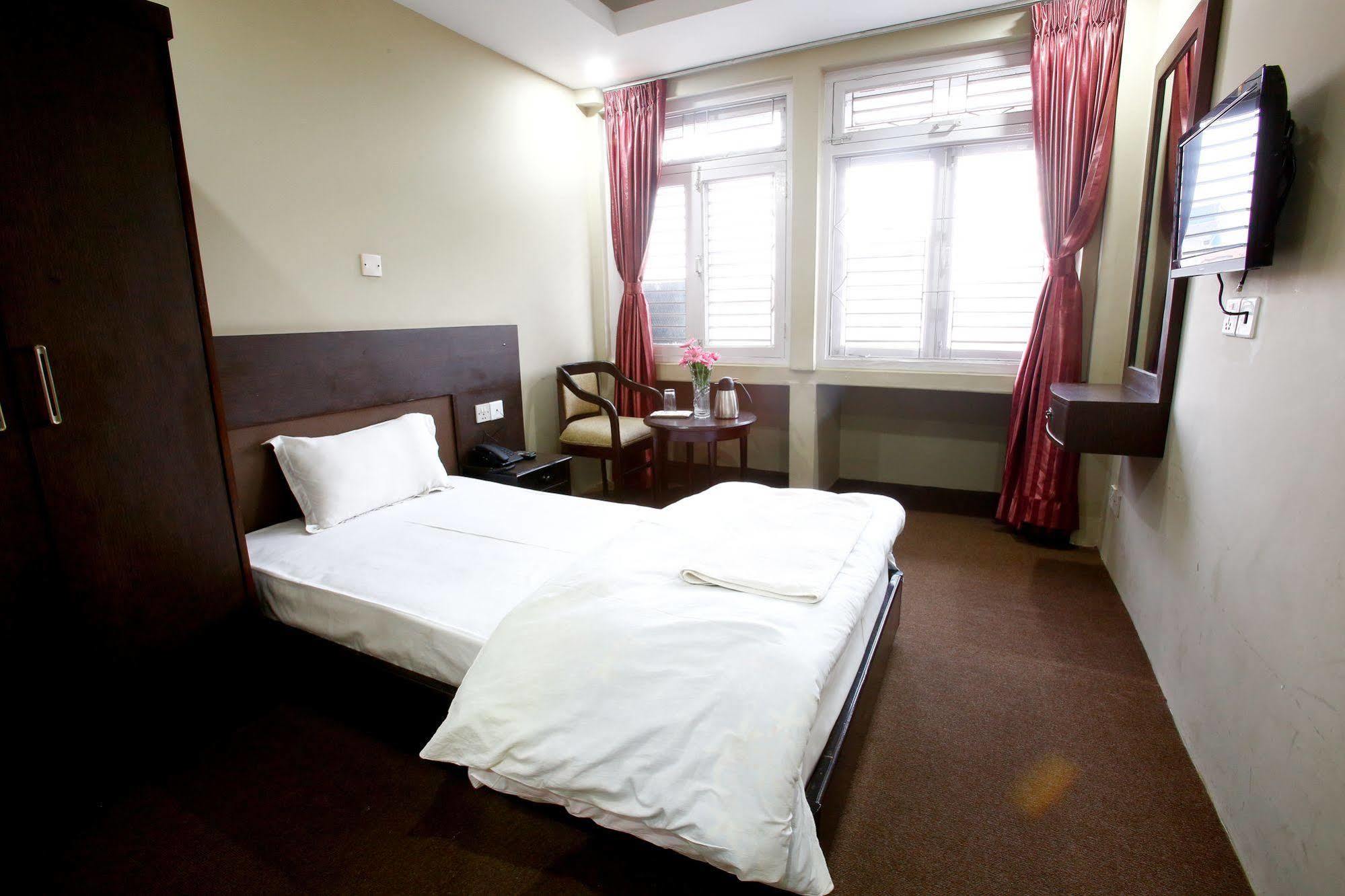 Hotel Nandini Катманду Екстериор снимка